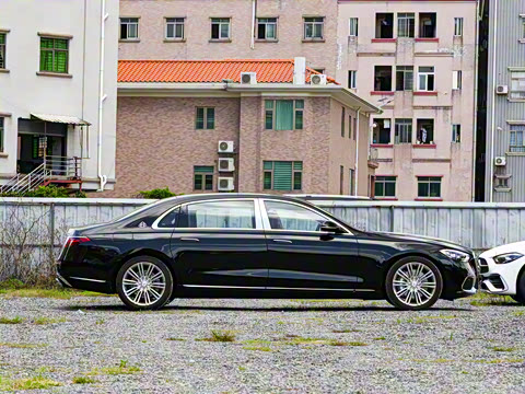 2025�� �Ŀ� S 580 4MATIC