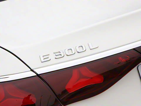 2025�� �Ŀ� E 300 L ʱ����