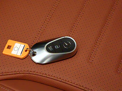 2024�� GLC 300 L 4MATIC ������ 7��