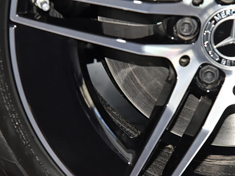 2025�� E 300 ʱ�����˶���