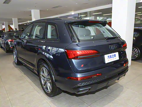 2025�� 55 TFSI quattro S line�˶���