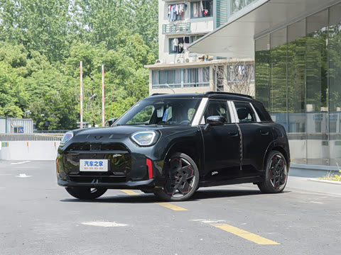 2025�� JOHN COOPER WORKS