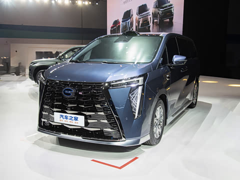 2025�� Ǭ��ϵ�� Ultra ͷ�Ȳ�