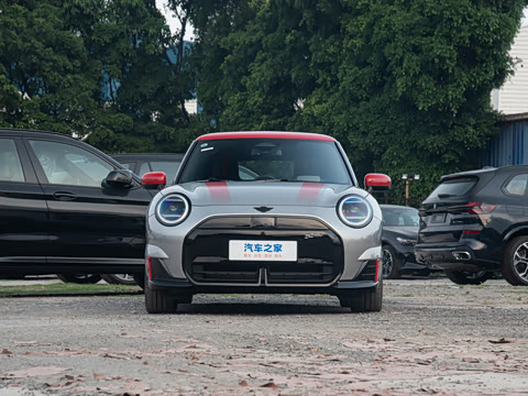 2025�� JOHN COOPER WORKS