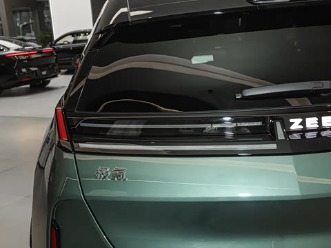 2025�� ����������