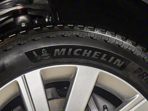 2025�� 3.0 L6 400PS ʢ���ӳ���