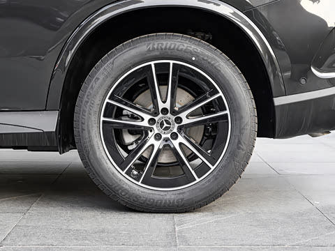 2025�� �Ŀ� GLC 260 L 4MATIC ������