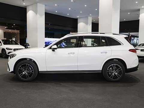 2025�� �Ŀ� GLC 260 L 4MATIC ������