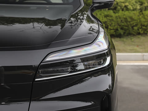 2025�� Ultra ������