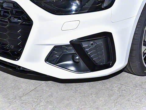 2025�� 200���������� 40 TFSI ���������� B&O ��ҹ��