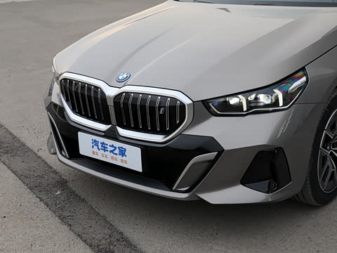 2024�� eDrive 35L M�˶���װ