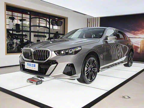 2025�� 530Li ������ M�˶���װ