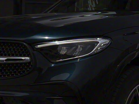 2025�� �Ŀ� GLC 260 L 4MATIC ������