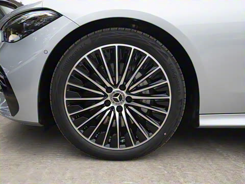 2025�� CLE 260 ���ܳ�