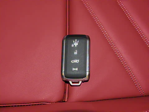 2023�� 3.0T Trofeo