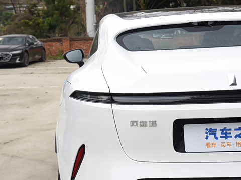 2025�� Ultra ���������