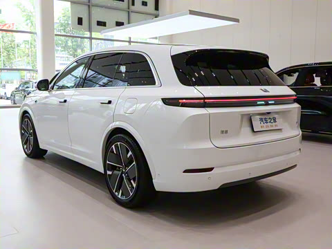 2025�� Ultra ���ܻ��°�