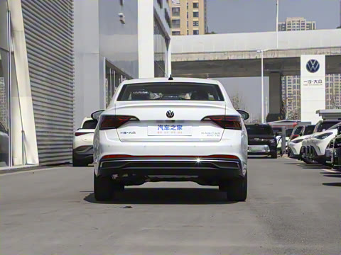 2025�� �Ŀ� 300TSI DSG׿Խ��