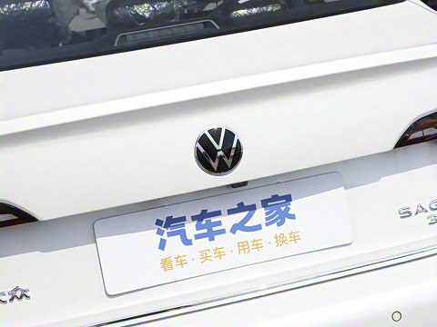 2025�� �Ŀ� 300TSI DSG׿Խ��