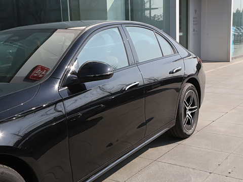 2025�� E 260 �˶���