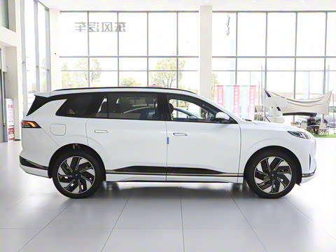 2025�� 210Ultra���Ȱ� 6��