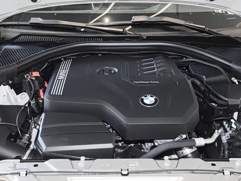 2025�� 225i M�˶���ҹ��װ