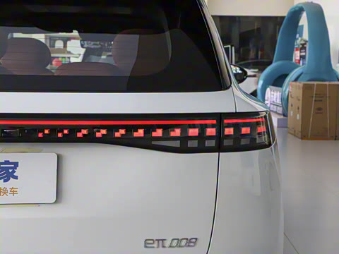 2025�� 210Ultra���̰� 6��