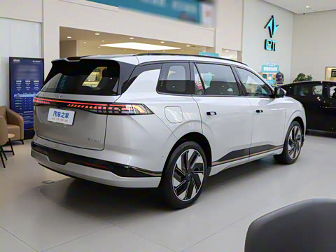 2025�� 636Ultra����� 6��