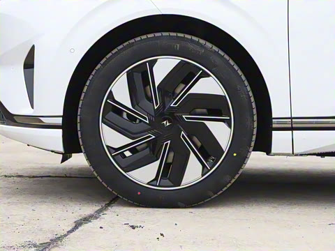 2025�� 636Ultra����� 6��