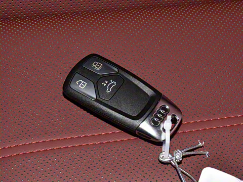 2025�� 200���������� 40 TFSI ����������