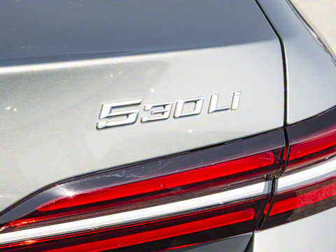 2025�� 530Li ������ M�˶���װ