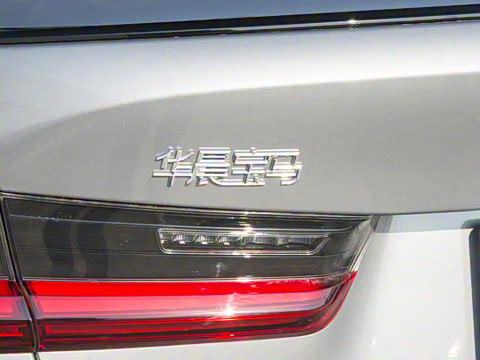 2025�� 330i M�˶���ҹ��װ