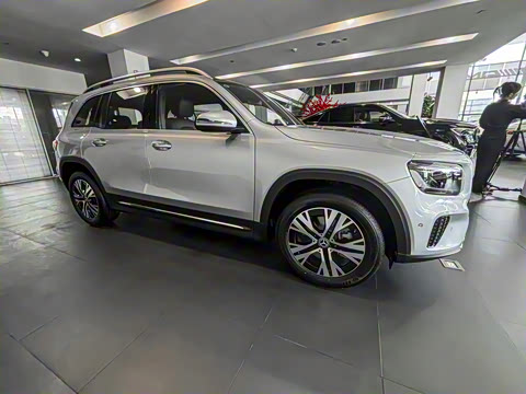 2025�� GLB 220 ������