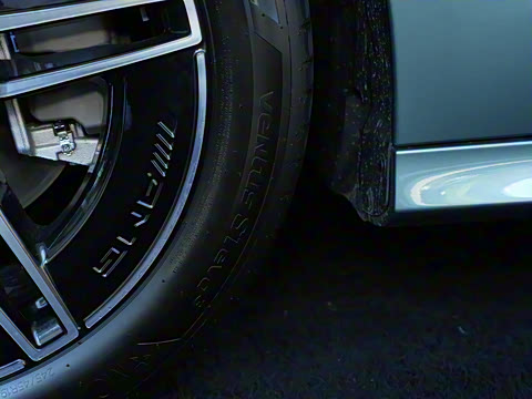 2025�� �Ŀ� E 260 �˶���