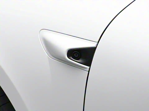 2025�� 75kWh Touring