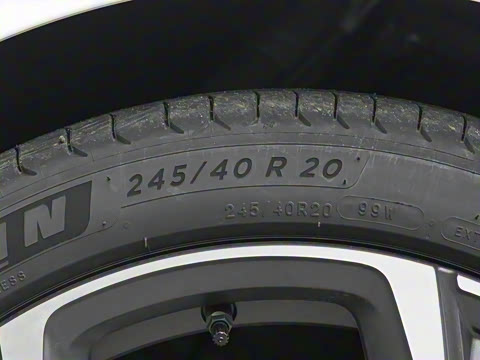 2025�� 75kWh Touring