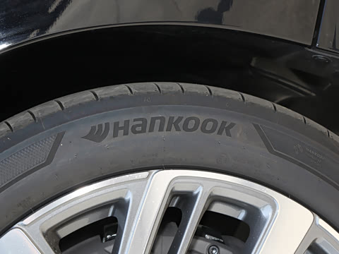 2025�� �Ŀ� E 300 L ʱ���˶���