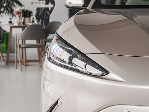 2025�� 735MAX 160kW