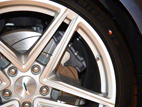 2025�� 4.0T V8 Coupe