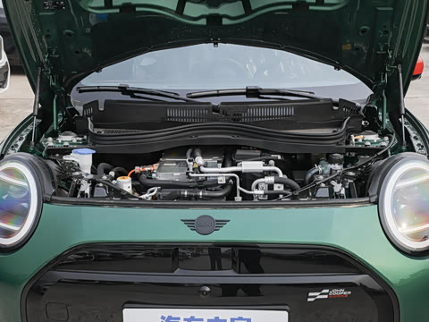 2025�� JOHN COOPER WORKS