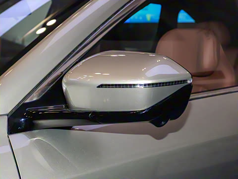 2025�� ���Ĵ� UItra 2.0T ������ �ǻ۾�����