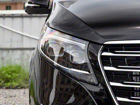 2025�� V 300 L ����������