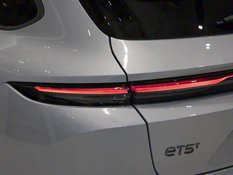 2025�� 75kWh Touring