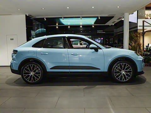 2024�� Macan 4