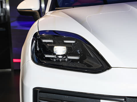 2025�� Cayenne S E-Hybrid 3.0T