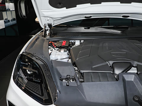 2025�� Cayenne S E-Hybrid 3.0T