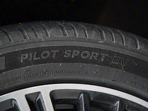 2025�� 680 ������������ Max