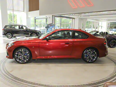 2025�� M240i xDrive