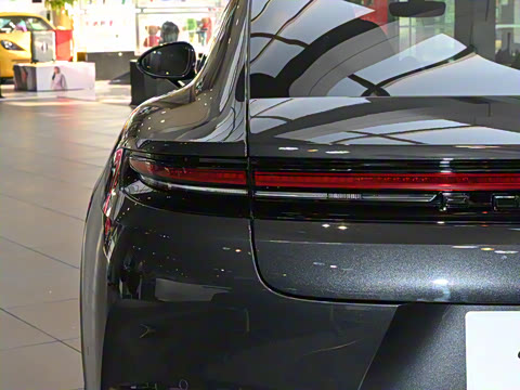 2024�� Panamera Turbo E-Hybrid 4.0T