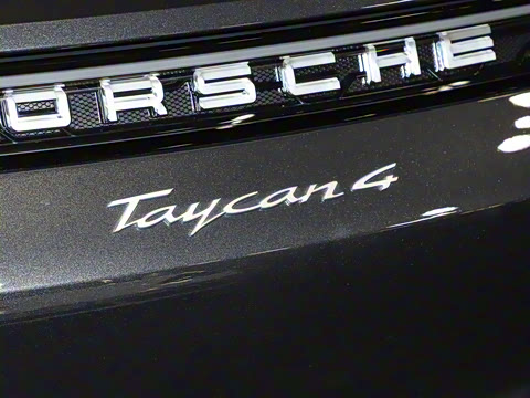 2024�� Taycan 4